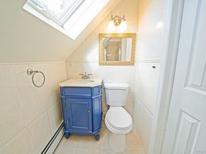 95 Lantern Road, Hicksville NY 11801