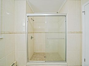 95 Lantern Road, Hicksville NY 11801