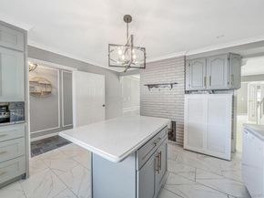 95 Lantern Road, Hicksville NY 11801