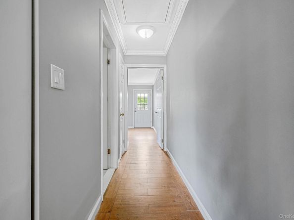 95 Lantern Road, Hicksville NY 11801