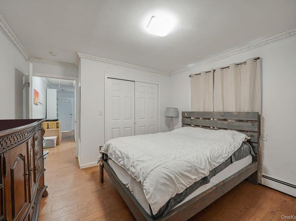 95 Lantern Road, Hicksville NY 11801