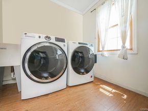 95 Lantern Road, Hicksville NY 11801