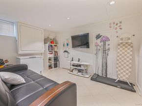 972 S End, Woodmere NY 11598