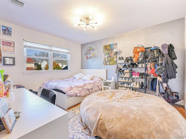 972 S End, Woodmere NY 11598