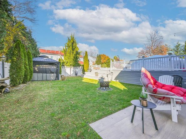 972 S End, Woodmere NY 11598