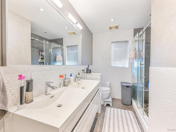 972 S End, Woodmere NY 11598