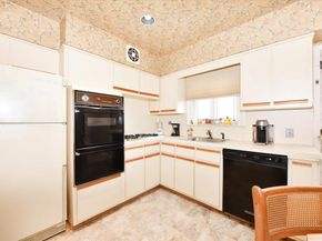 8519 212th Street, Hollis Hills NY 11427