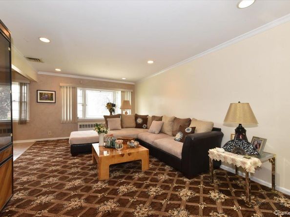 8519 212th Street, Hollis Hills NY 11427