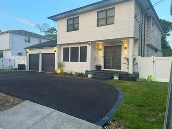 1095 Lynn Place
