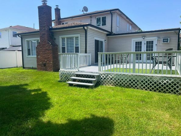 1095 Lynn Place, Woodmere NY 11598