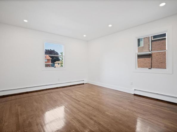 86-18 Sutro Street, Holliswood NY 11423