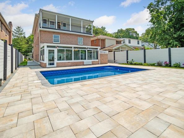 86-18 Sutro Street, Holliswood NY 11423
