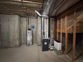 11 Colonels Path, Manorville NY 11949