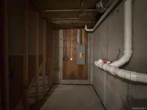 11 Colonels Path, Manorville NY 11949