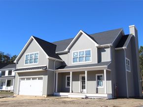 11 Colonels Path, Manorville NY 11949