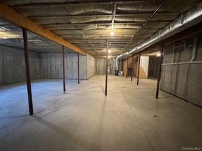 11 Colonels Path, Manorville NY 11949