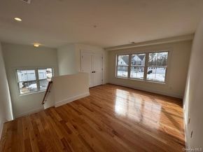 11 Colonels Path, Manorville NY 11949