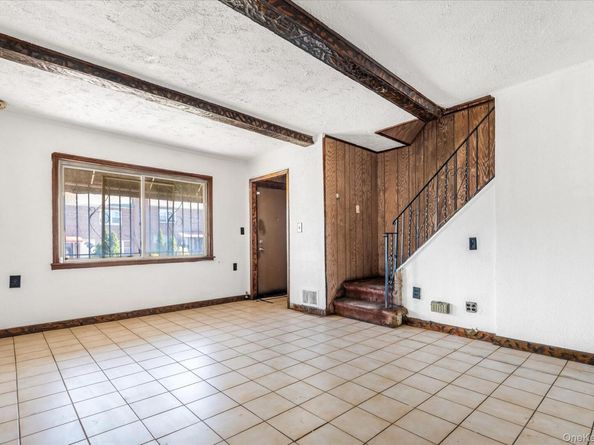 21610 115th Court, Cambria Heights NY 11411