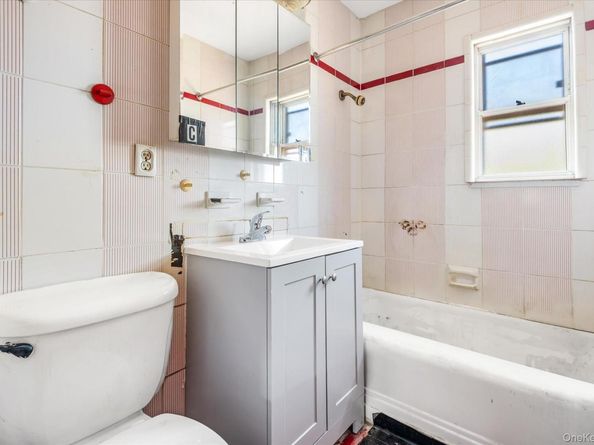 21610 115th Court, Cambria Heights NY 11411