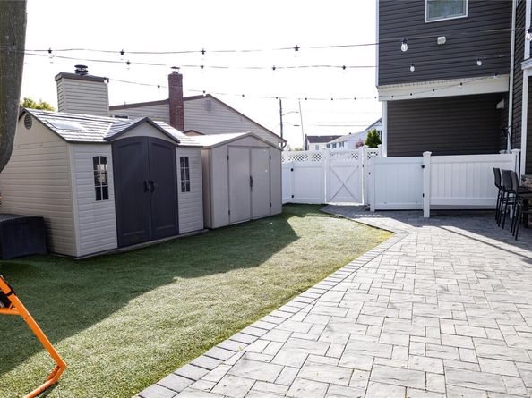 52 S Windhorst Avenue, Bethpage NY 11714