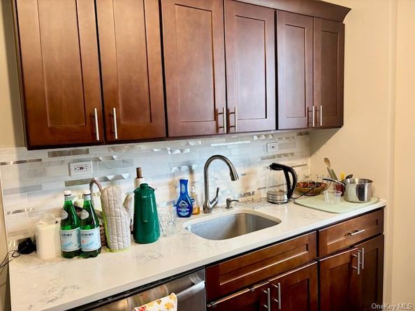 530 Dubois Avenue  2C, Valley Stream NY 11581