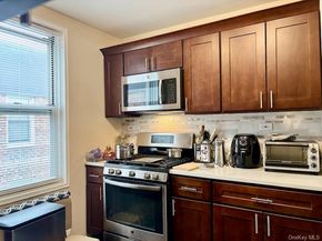 530 Dubois Avenue  2C, Valley Stream NY 11581