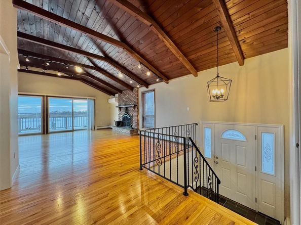 208 Block Lane, Harbor Isle NY 11558