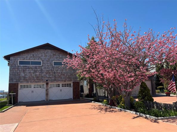 208 Block Lane, Harbor Isle NY 11558