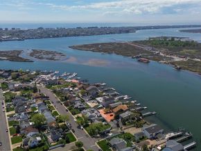 208 Block Lane, Harbor Isle NY 11558