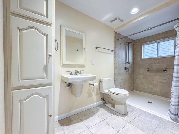 208 Block Lane, Harbor Isle NY 11558