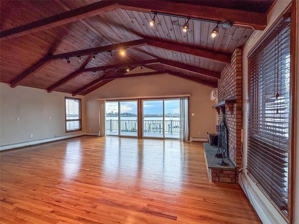 208 Block Lane, Harbor Isle NY 11558