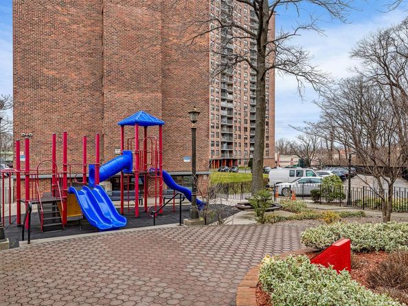 90-60 Union Turnpike 9E, Glendale NY 11385