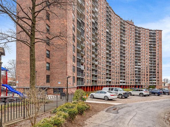 90-60 Union Turnpike 9E, Glendale NY 11385
