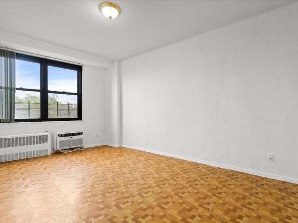 90-60 Union Turnpike 9E, Glendale NY 11385