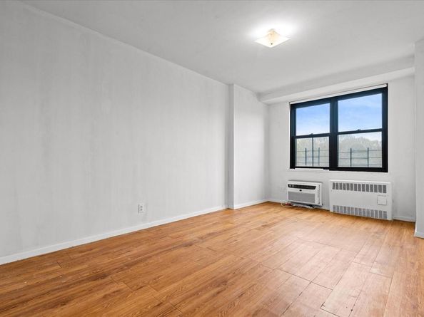 90-60 Union Turnpike 9E, Glendale NY 11385