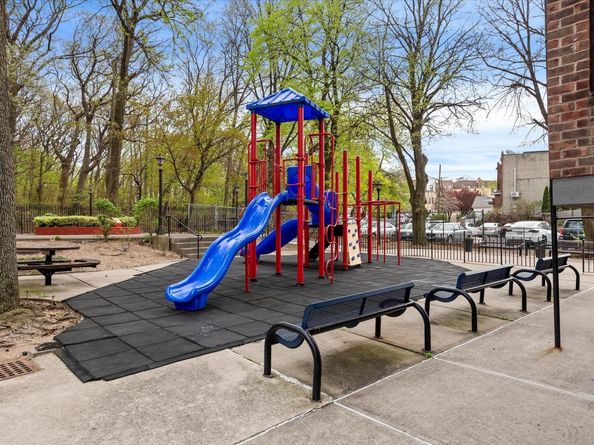 90-60 Union Turnpike 9E, Glendale NY 11385