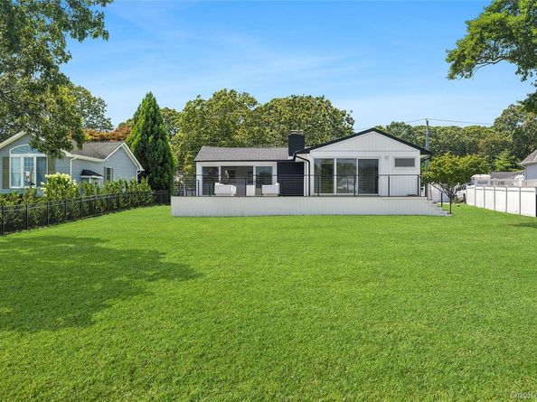 193 Holiday Boulevard, Center Moriches NY 11934