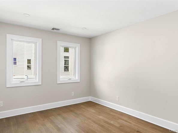 193 Holiday Boulevard, Center Moriches NY 11934