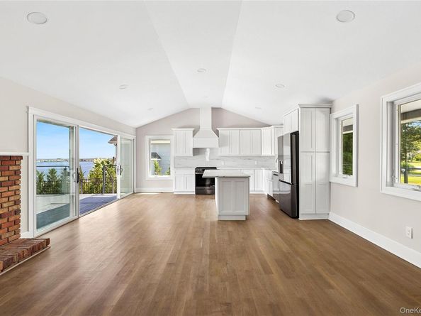 193 Holiday Boulevard, Center Moriches NY 11934