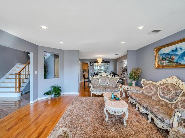 133 Wentworth Avenue, Albertson NY 11507