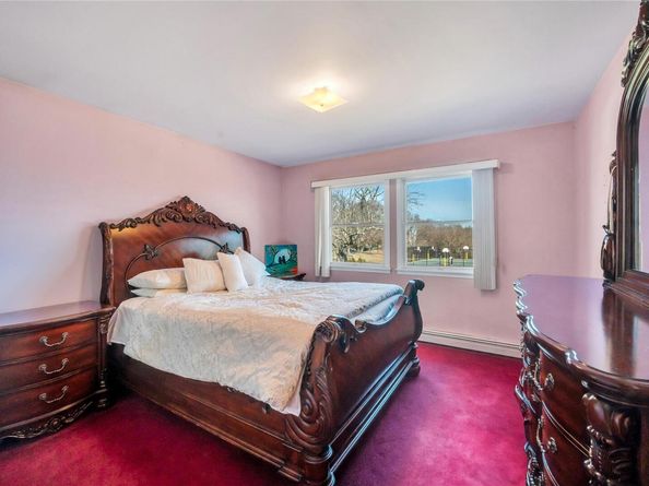 133 Wentworth Avenue, Albertson NY 11507