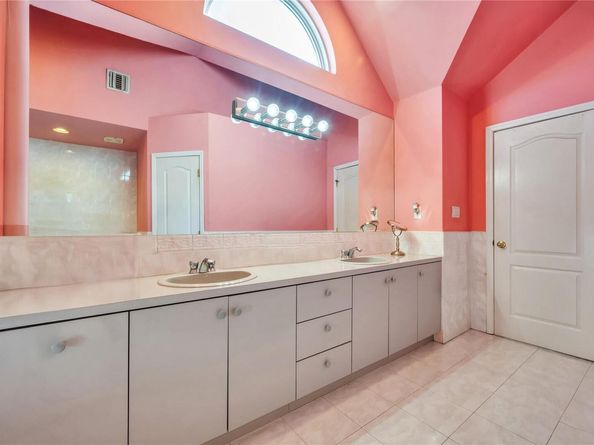 133 Wentworth Avenue, Albertson NY 11507