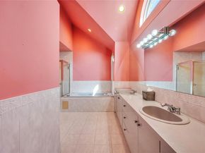133 Wentworth Avenue, Albertson NY 11507