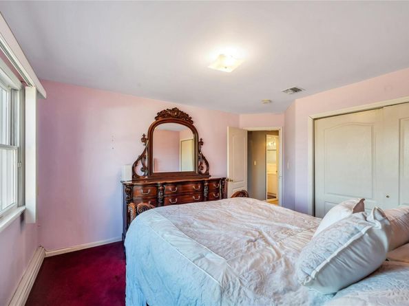 133 Wentworth Avenue, Albertson NY 11507