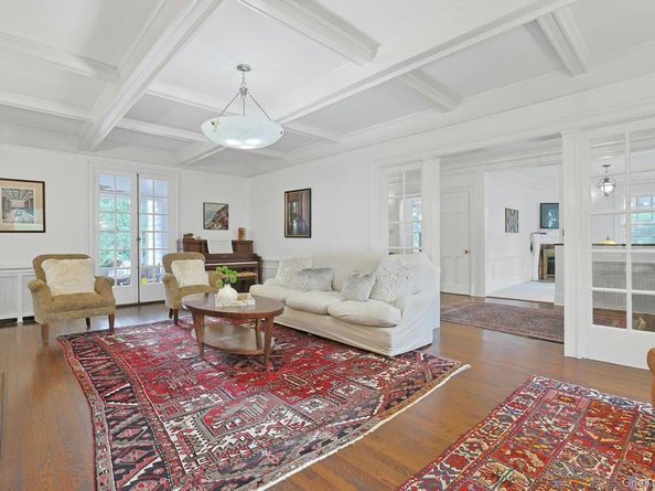 49 Overlook Circle, New Rochelle NY 10804