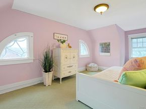 49 Overlook Circle, New Rochelle NY 10804