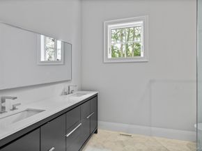 2524 Noyack Rd, Sag Harbor NY 11963