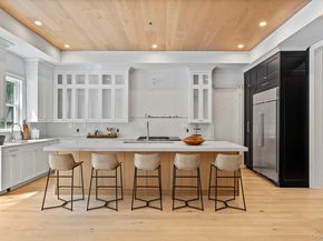 2524 Noyack Rd, Sag Harbor NY 11963