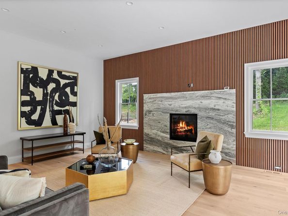 2524 Noyack Rd, Sag Harbor NY 11963