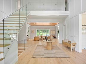 2524 Noyack Rd, Sag Harbor NY 11963